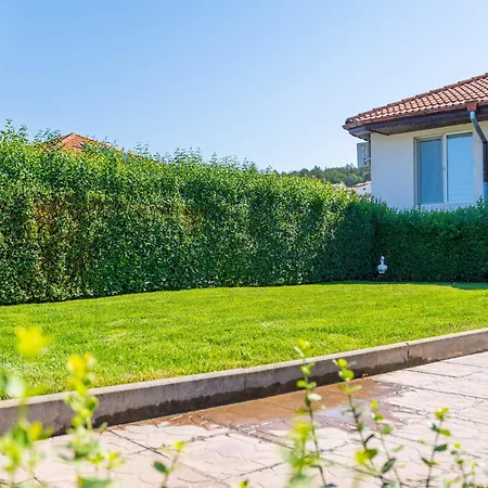 Geranium Holliday Vilă