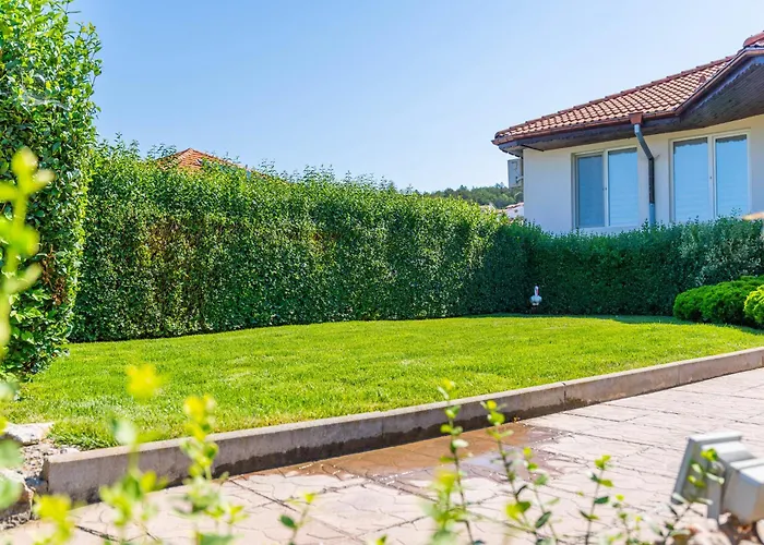 Geranium Holliday Villa