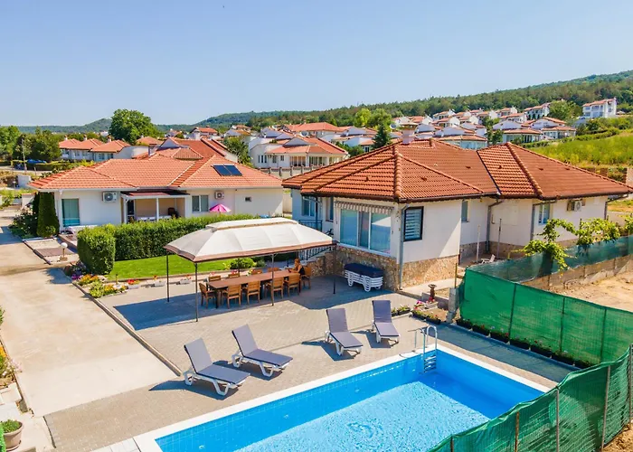 Villa Geranium Holliday Obrochishte