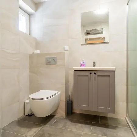 Geranium Holliday فيلة *