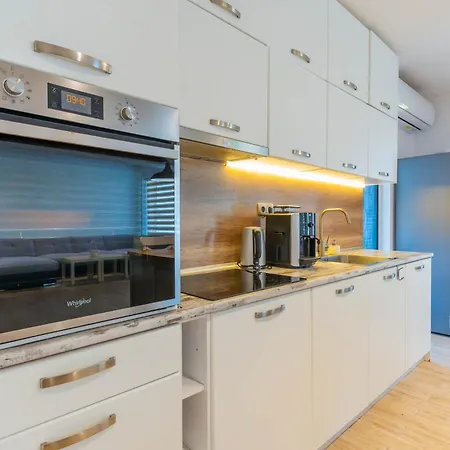 Geranium Holliday فيلة