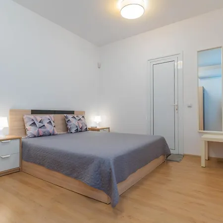 فيلة Geranium Holliday *