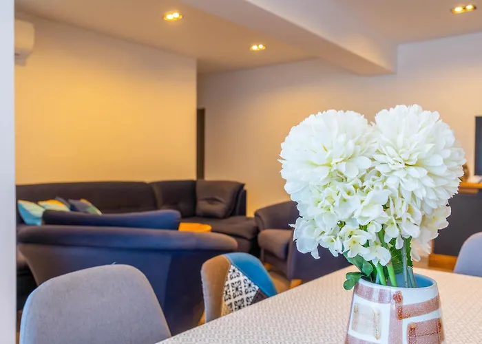 Geranium Holliday Villa