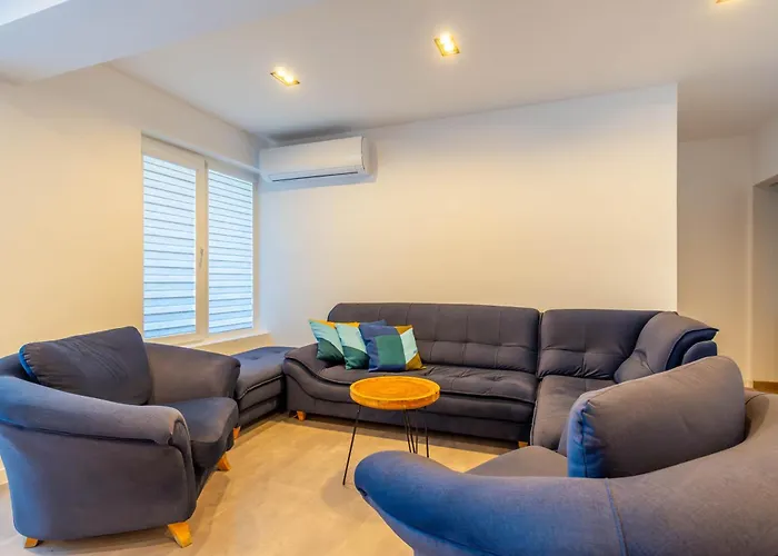 Geranium Holliday Villa Obrochishte